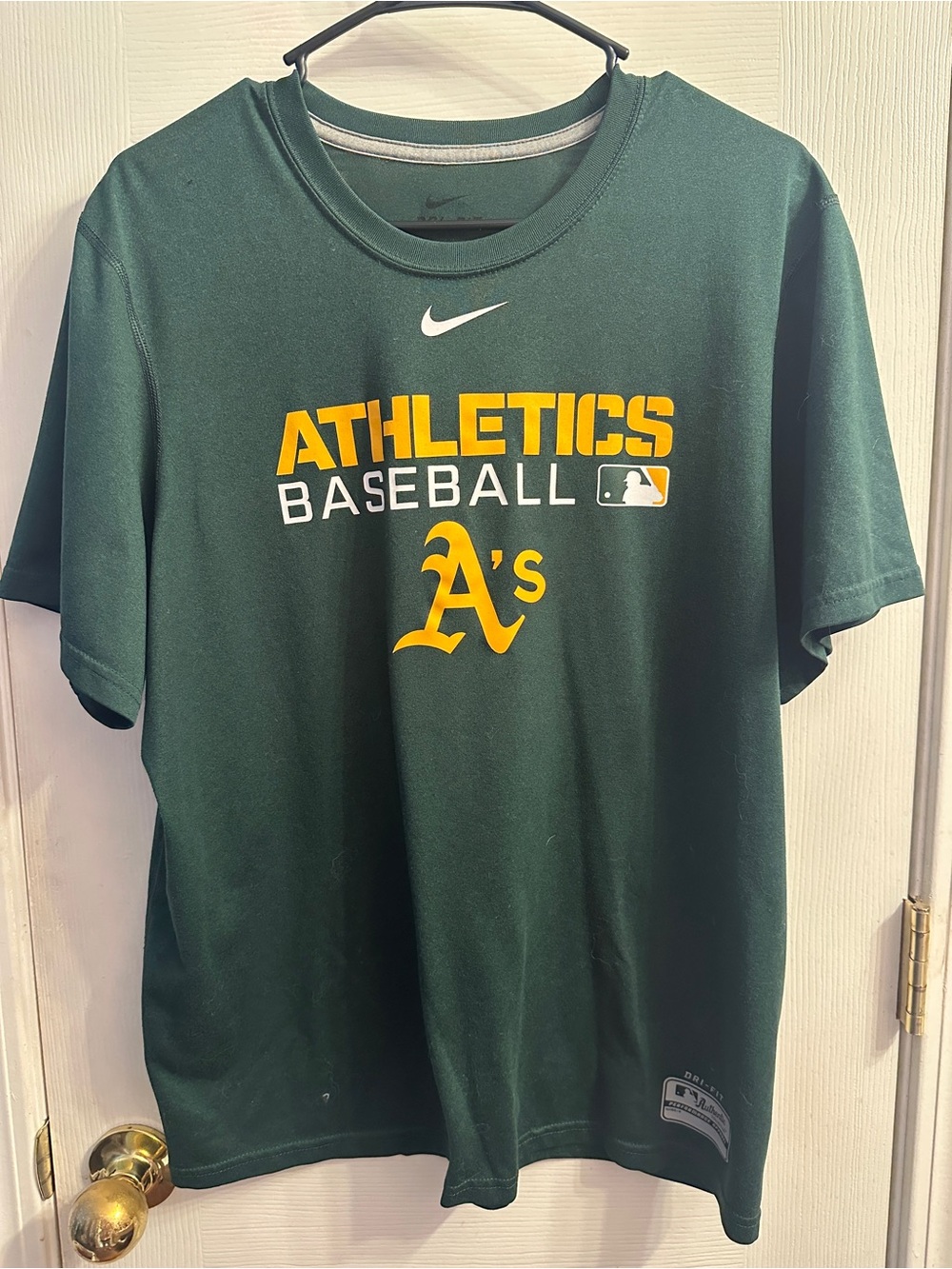 Nike Men’s Oakland Athletics Green Dri-Fit Baseball' Crew Tee